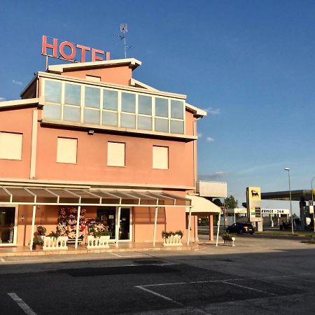 Hotel Trieste San Giórgio di Nogaro Buitenkant foto