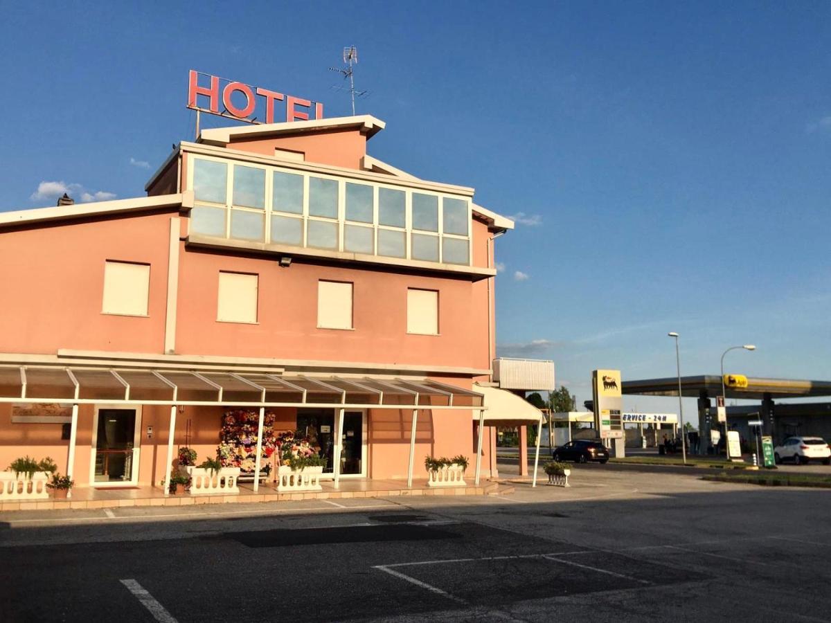 Hotel Trieste San Giórgio di Nogaro Buitenkant foto